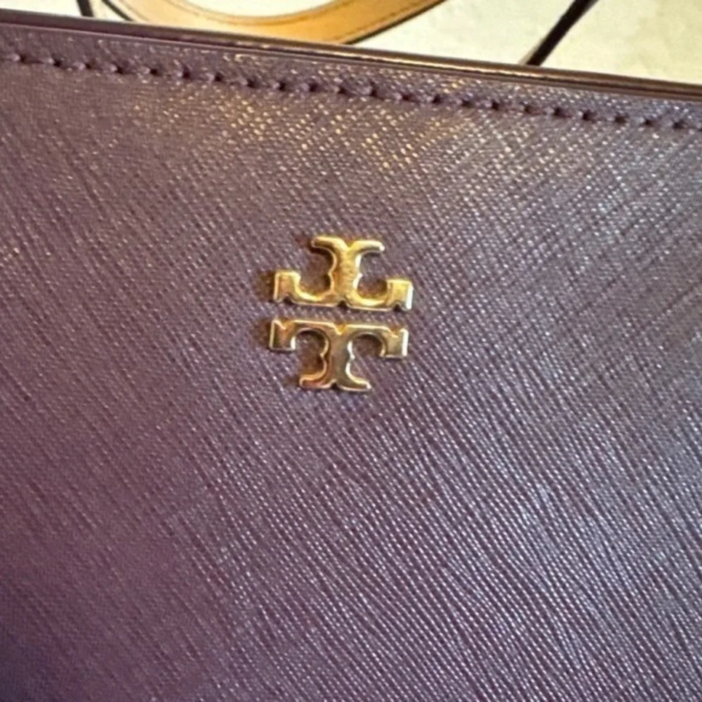 Tory Burch Tote‎ Bag Violet Leather Gold Logo Top Zip Shoulder Bag